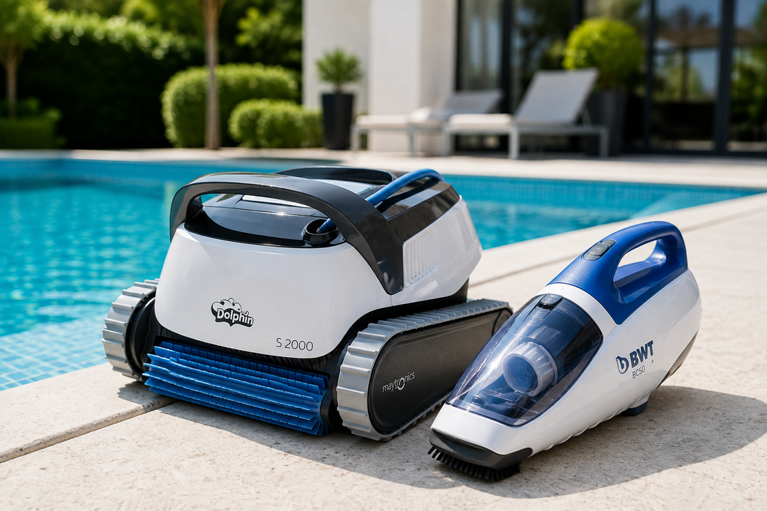 Robot basenowy Dolphin S2000 i odkurzacz akumulatorowy BWT BC50 przy basenie