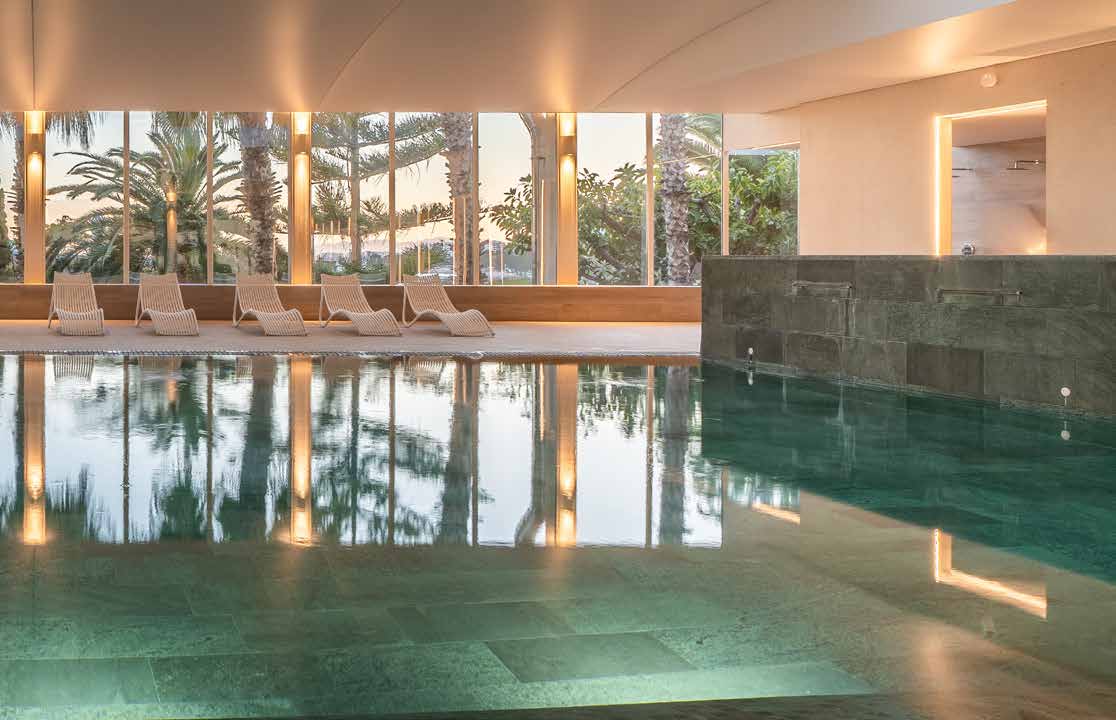 Przykładowy basen hotelowy i SPA z ceramiką Rosa Gres